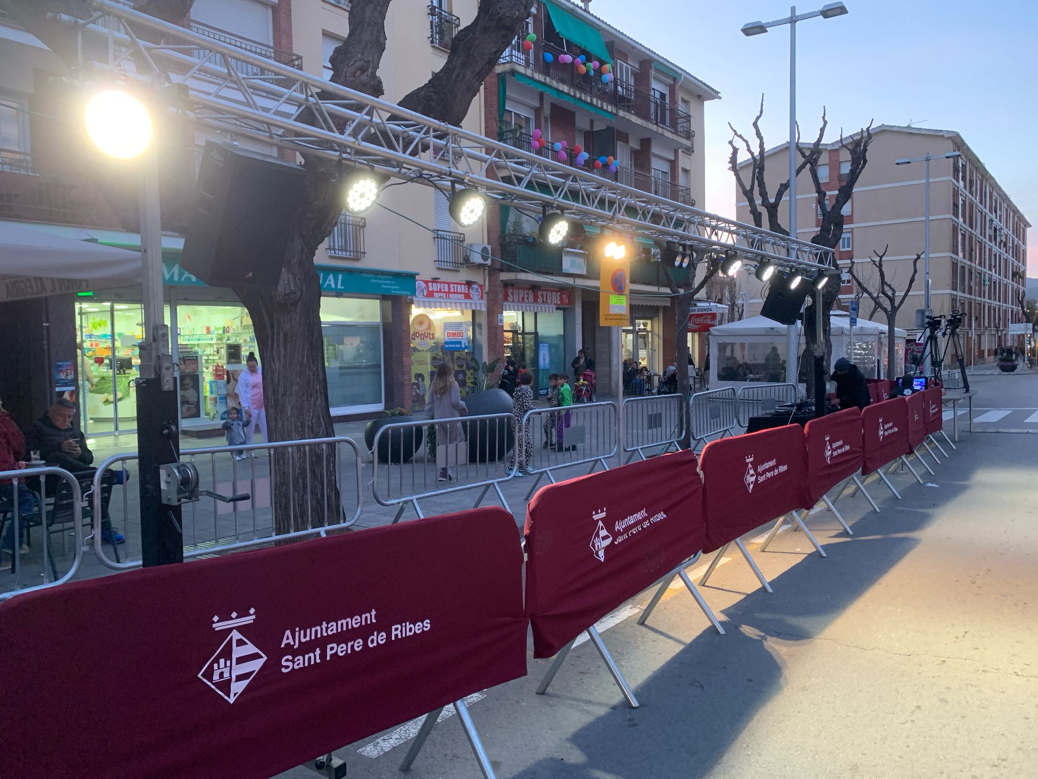 Alquiler de proyector y pantalla en Sitges