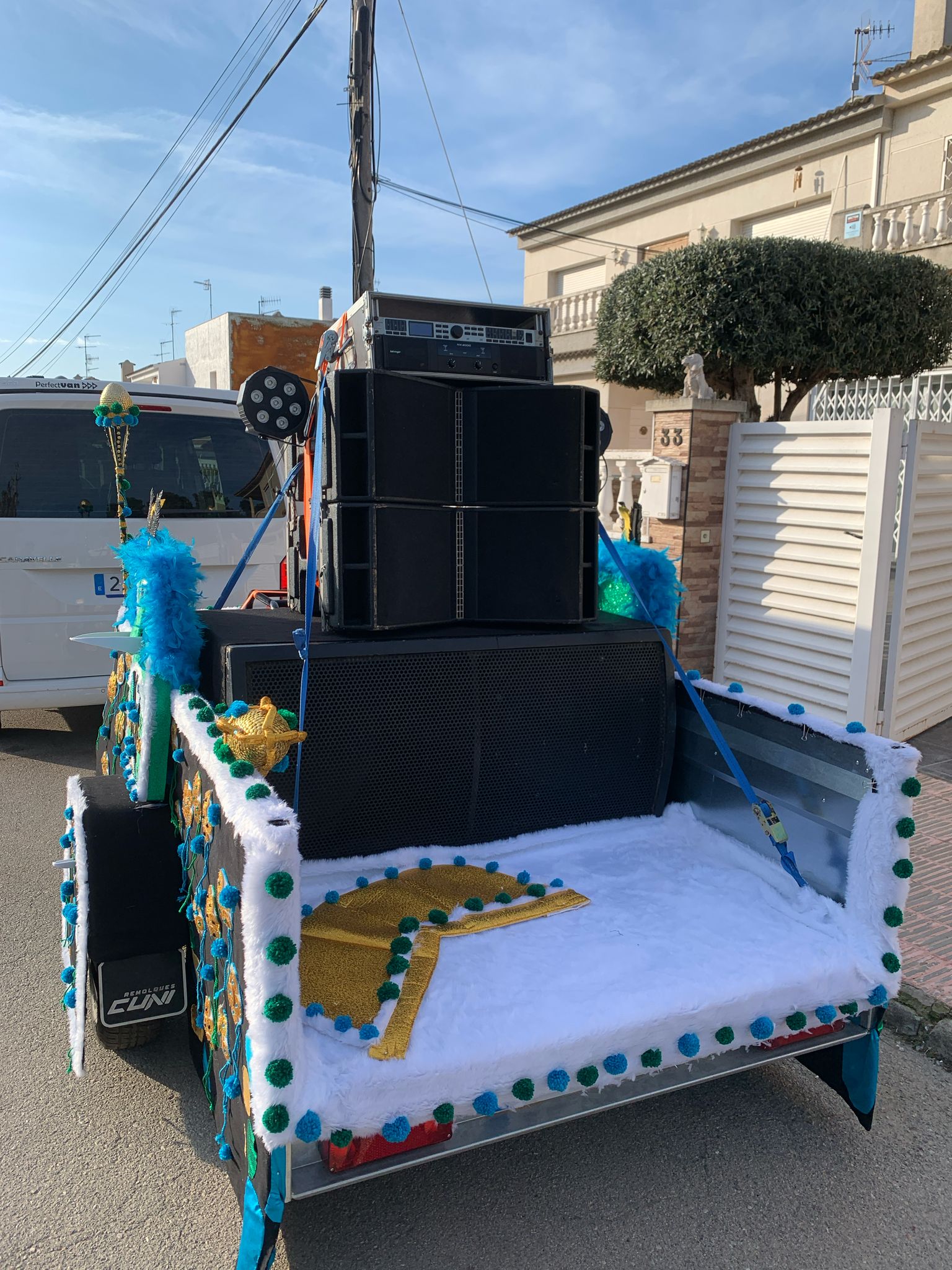Instalación de iluminación y sonido para todo tipo de eventos